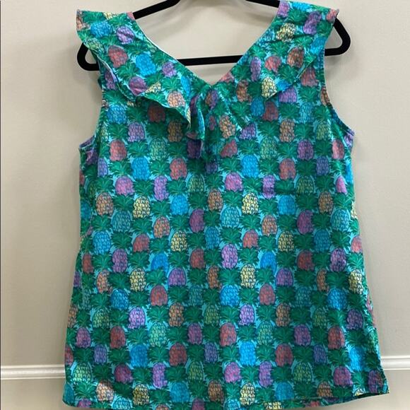 Haley and the Hound Pineapple print top. - Picture 4 of 5